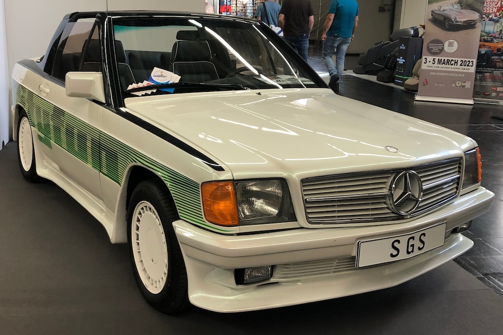 Mercedes 190 E SGS Cityfun stehend schräg von vorn auf dem Techno Classica Salon Dortmund 2026
