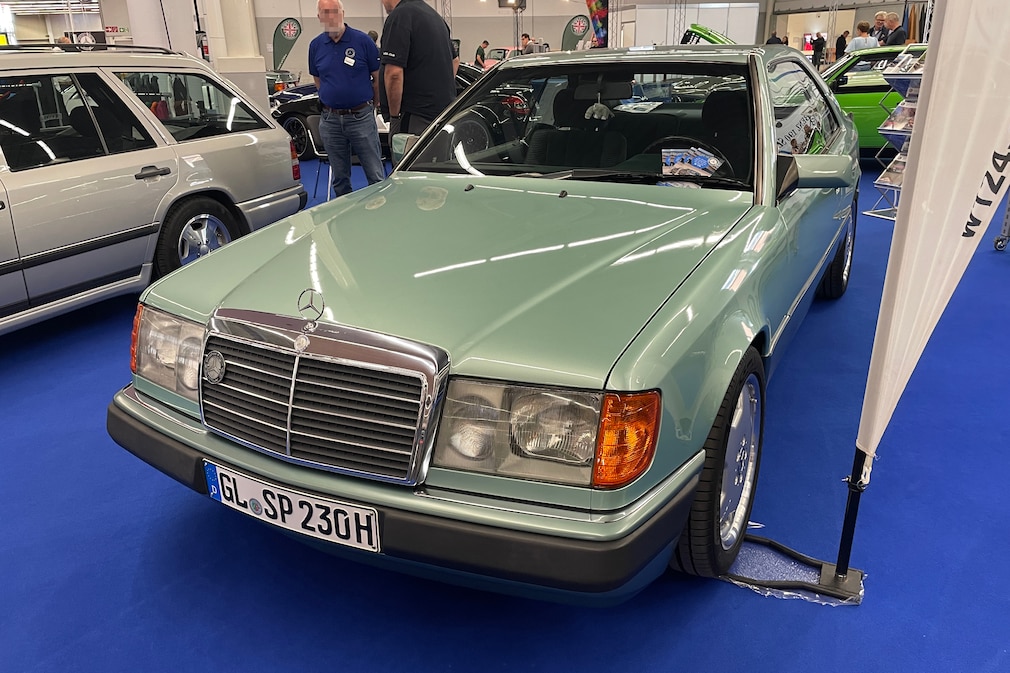 Mercedes CE 230 (C 124) von 1992 in Kristallgrün Metallic