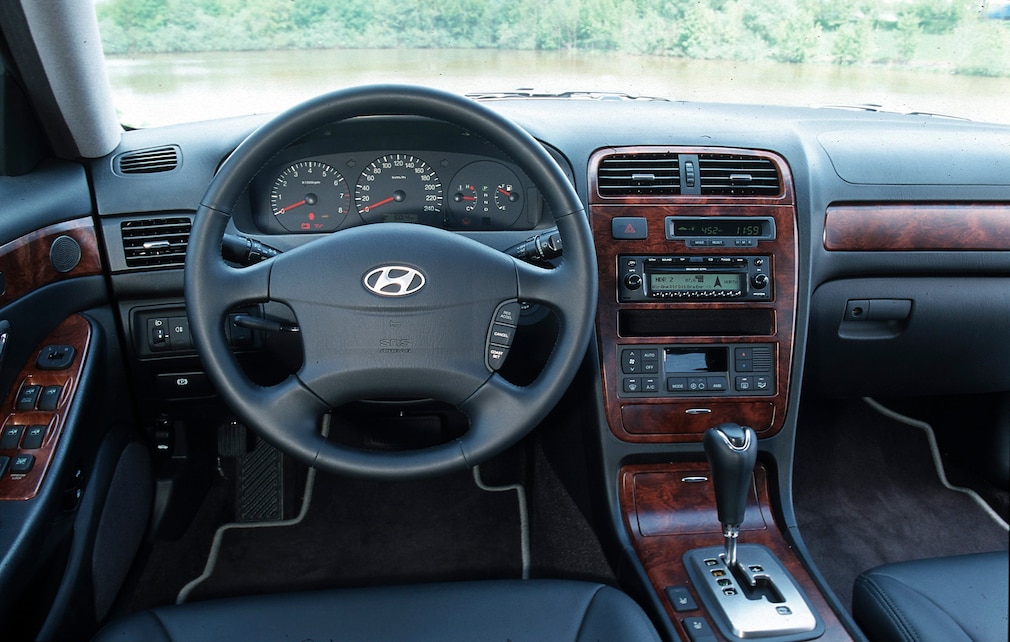 Cockpit vom Hyundai XG 350