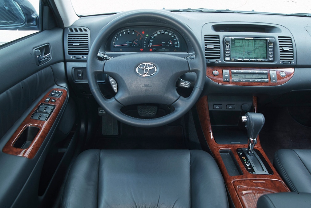 Cockpit vom Toyota Camry