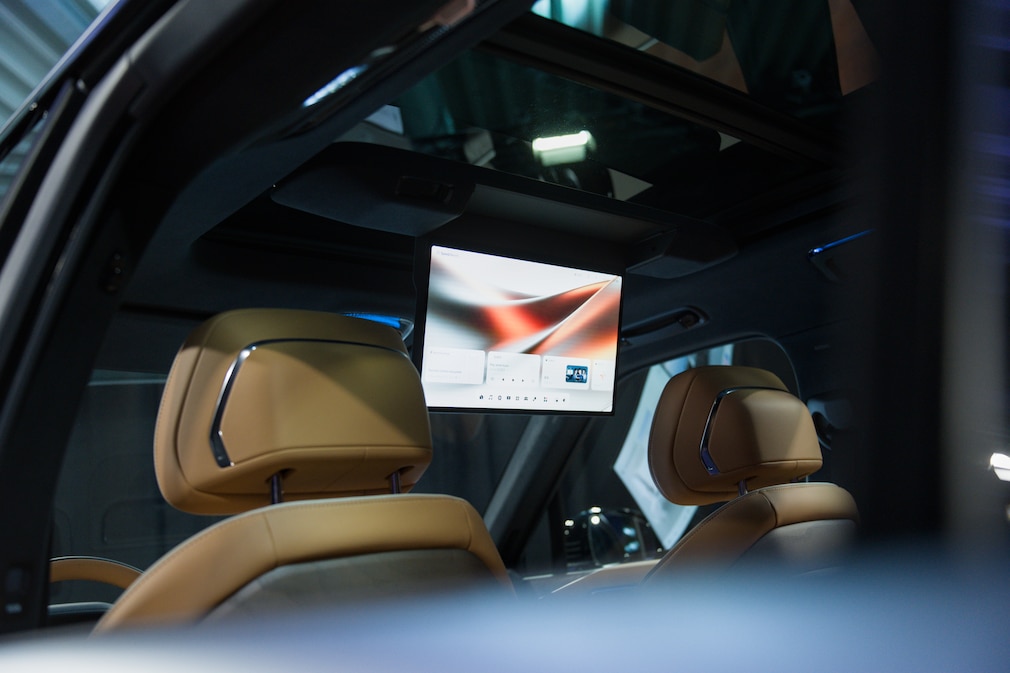 Einklappbares 17-Zoll-Display im Zeekr 9X