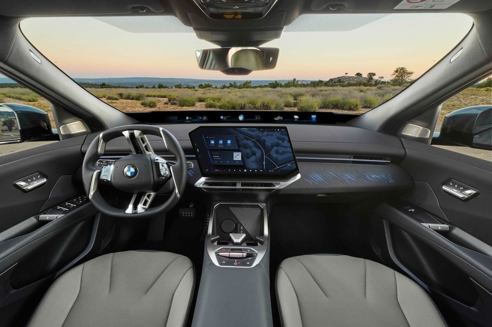 BMW iX4