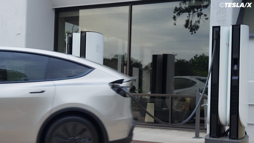 „Emergency Drive Away“-Funktion Tesla