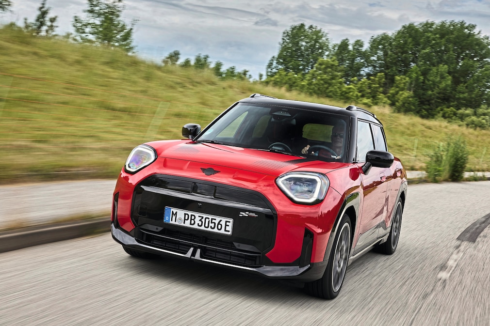 VT Cupra Raval Endurance vs Mini Aceman SE
