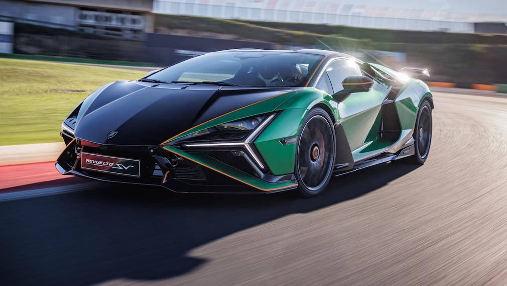 Lamborghini Revuelto SV