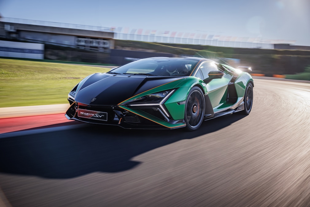 Lamborghini Revuelto SV