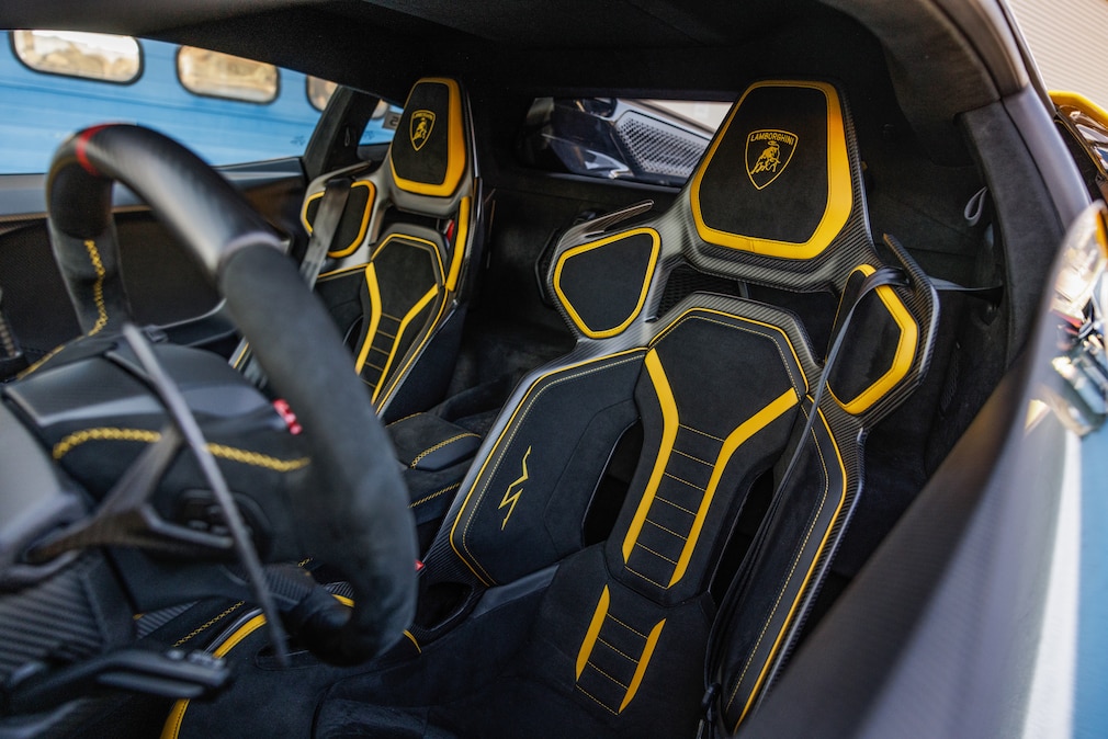 Lamborghini Revuelto SV