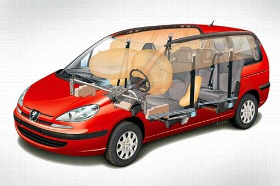 Peugeot 807 im Crashtest