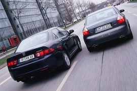Audi A4 1.8 T gegen Honda Accord 2.4