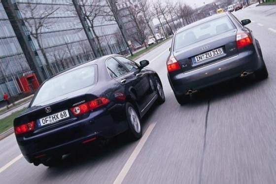 Audi A4 1.8 T gegen Honda Accord 2.4