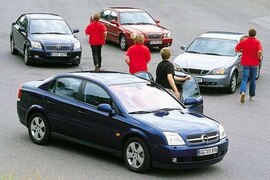 Vectra gegen Avensis, Magentis und Evanda