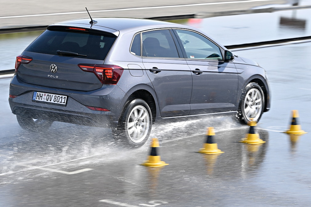 Reifentest Bremsen nass