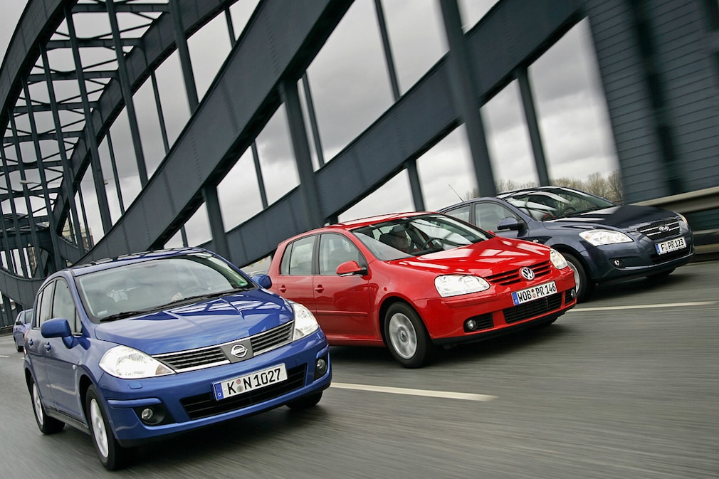 Nissan Tiida, Volkswagen VW Golf, Kia ceed