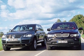 BMW X5 4.4i gegen VW Touareg V8