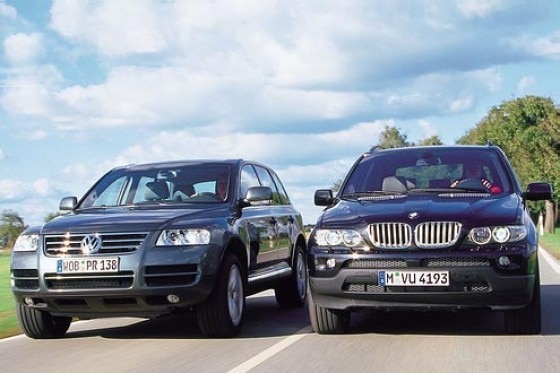 BMW X5 4.4i gegen VW Touareg V8