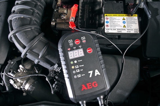Autobatterie: Pflege-Tipps bei Kälte - AUTO BILD