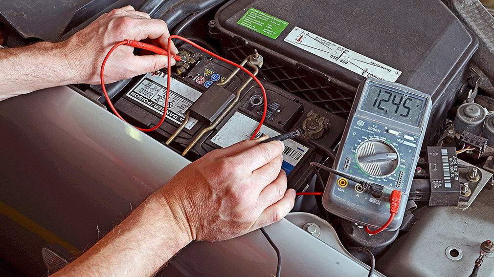 Autobatterie laden: Diesen Fehler sollten Sie im Winter vermeiden
