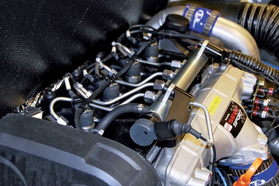 Der 55 Kilogramm schwere Turbodiesel hat mächtig Power. 450 Nm aus 284 PS lassen den Benziner alt aussehen.
