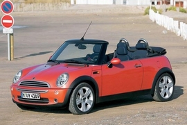 Erste Fotos vom Mini Cabrio