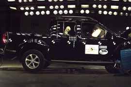 Nissan Navara im Crashtest