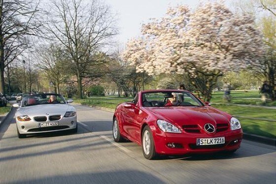 Mercedes-Benz SLK 200 gegen BMW Z4 2.2i