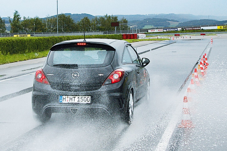 Reifentest 215/45 R 17