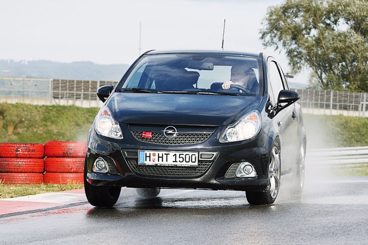 Reifentest 215/45 R 17