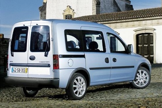 Opel Combo mit neuen Motoren
