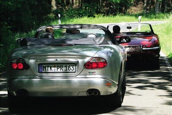 Jaguar E-Type trifft XKR Cabrio