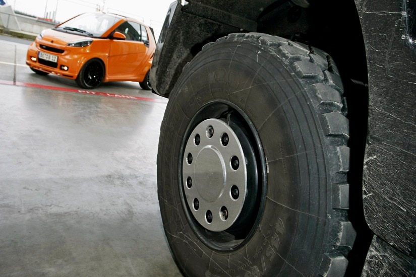 Unimog Black Edition by Brabus