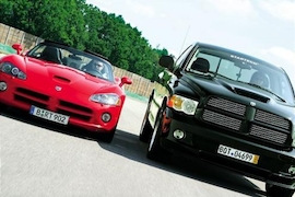 Dodge Viper gegen Dodge RAM
