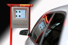 Sensoren im Messfeld auf der Straße registrieren den Reifendruck...