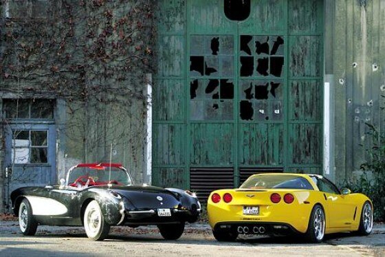 Chevrolet Corvette von 1957 und 2005 Chevrolet Corvette von 1957 und 2005