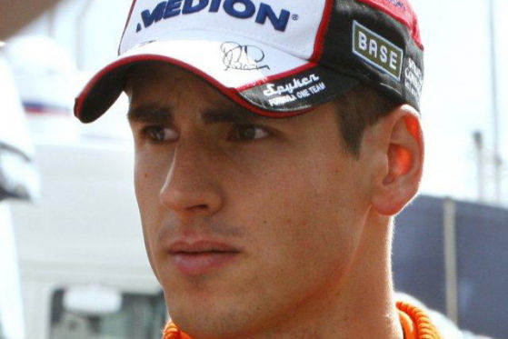 Absolut frustriert: Adrian Sutil war so nah an den Punkten, dann schoß ihn der Weltmeister ab.