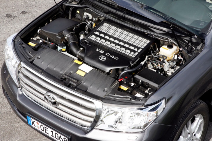 Toyota Land Cruiser 4.5 D-4D V8