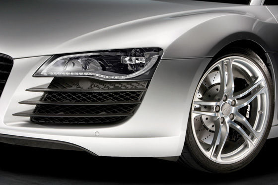 Audi R8 mit LED-Vollscheinwerfern