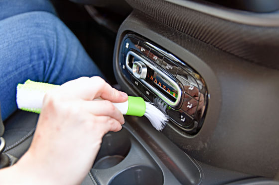 Autoinnenreinigung: 10 Schritte zum sauberen Innenraum - AUTO BILD