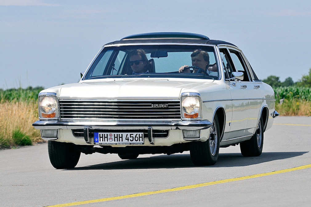 Opel Diplomat B V8