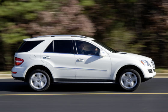 Vollgas mit (fast) reinem Gewissen: Aus dem Auspuff des ML 320 CDI BlueTec kommen weder Rußpartikel noch Stickoxide.