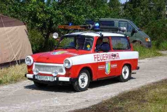 DDR-Autos wie dieser Feuerwehr-Trabi sind beim 7. Ostblock-Treffen zu sehen