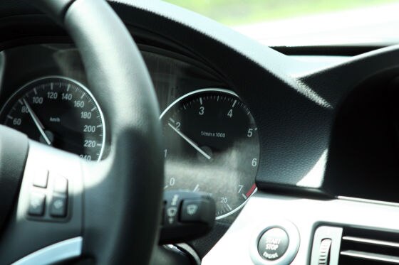 Klare Spritspar-Regel: Spätestens bei 2000 Umdrehungen muss der nächste Gang rein.