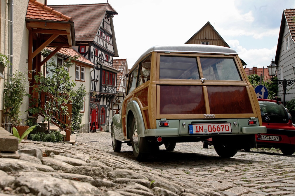 Mit dem DKW F 89 Universal auf der Fachwerkstraße