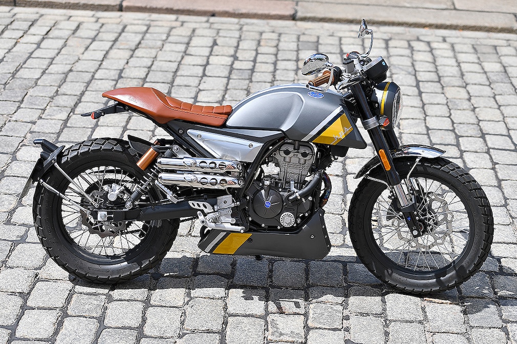 F.B Mondial HPS 125i