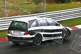 Mercedes R 63 AMG und CLK-Facelift