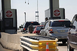 Autoschlange Mautstation