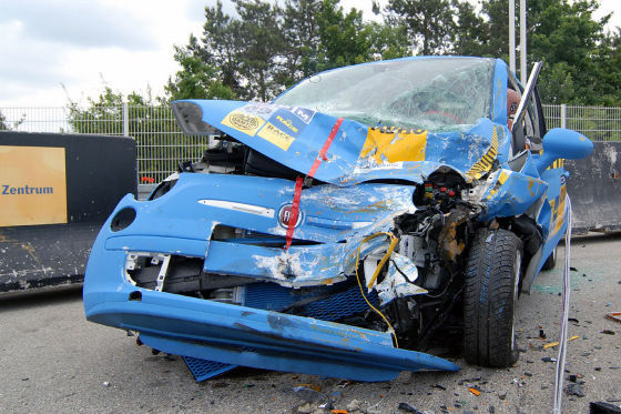 Fiat 500 Crash kaputt Wrack Unfall