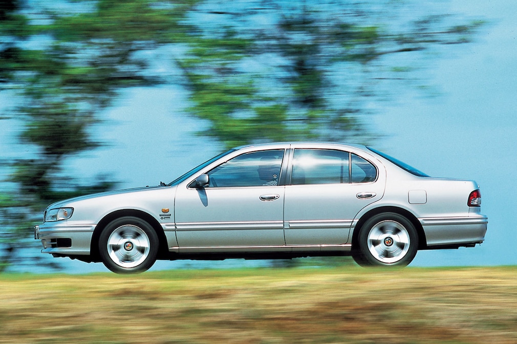 Nissan Maxima QX A 2.0