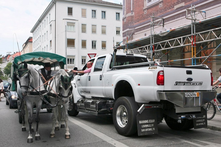 Ford F-650 Pferdefuhrwerk