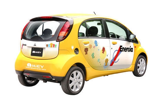 Im Heck sitzt der Elektromotor, die Lithium-Ionen-Batterien sind im Fahrzeugboden untergebracht.