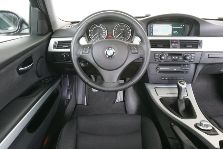 BMW 320i Touring Cockpit Armaturenanlage